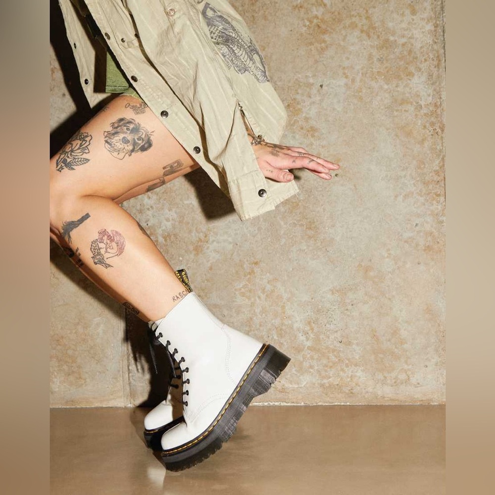 Dr. Martens White Jadon Platform Combat Boots US Men 9 (fits women 10-10.5)